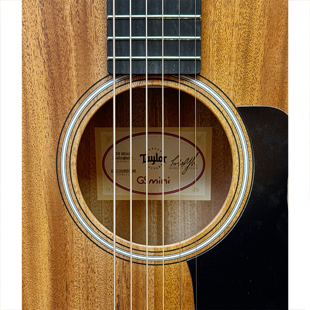 Taylor GS Mini Mahogany Acoustic Guitar with Black Pickguard - Natural